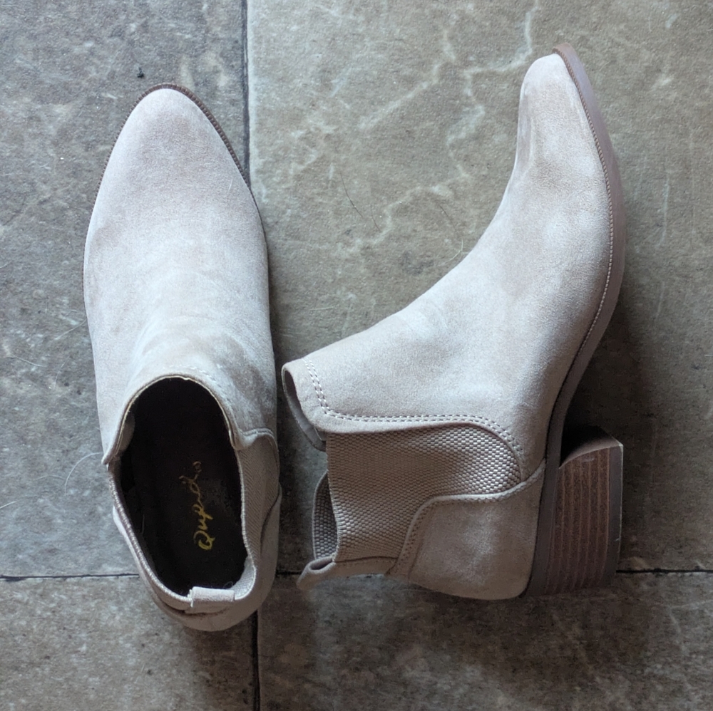 Ankle boots
